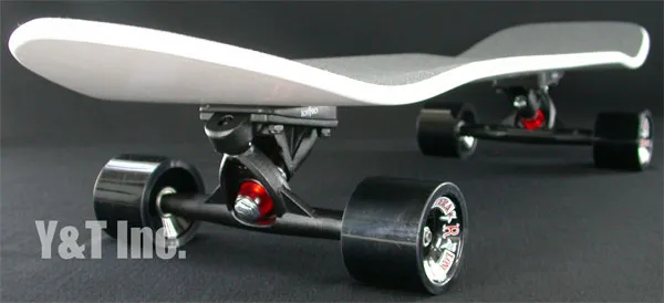 ブランク オールドスクール ターボ ホワイト ランダル180BLACK CR リビエラ66mm ABEC7の画像4 画像:ブランク オールドスクール ターボ ホワイト ランダル180BLACK CR リビエラ66mm ABEC7_4