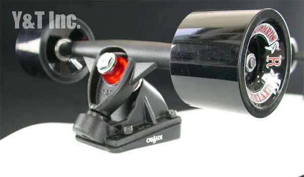 ブランク オールドスクール ターボ ホワイト ランダル180BLACK CR リビエラ66mm ABEC7の画像5 画像:ブランク オールドスクール ターボ ホワイト ランダル180BLACK CR リビエラ66mm ABEC7_5