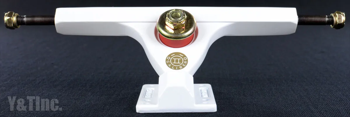 キャリバー2 テンフォーティーフォー ホワイトゴールドの画像1 画像:キャリバー2 テンフォーティーフォー ホワイトゴールド_1