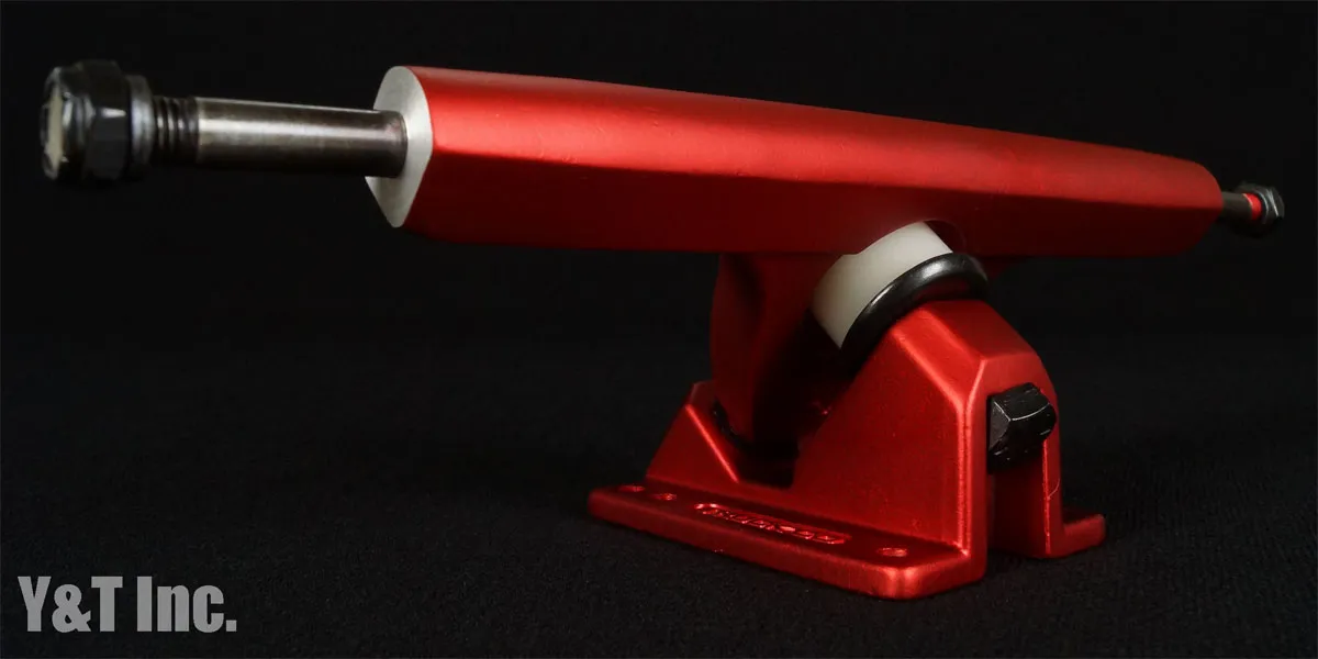 キャリバー2 テンフィフティー サテンレッドの画像3 画像:キャリバー2 テンフィフティー サテンレッド_3