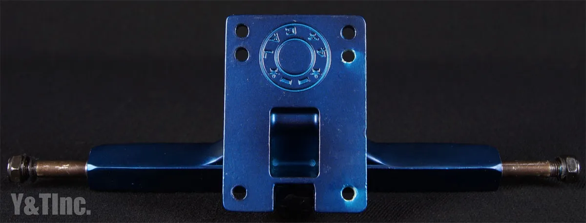 キャリバー2 テンフォーティフォー ミッドナイトサテンブルーの画像4 画像:キャリバー2 テンフォーティフォー ミッドナイトサテンブルー_4