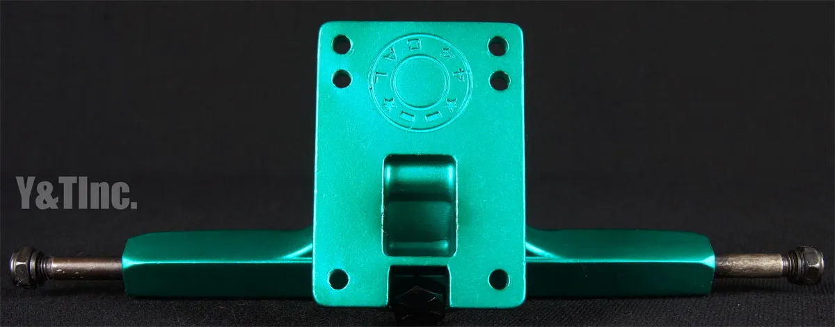 キャリバー2 テンフォーティフォー ミッドナイトサテングリーンの画像4 画像:キャリバー2 テンフォーティフォー ミッドナイトサテングリーン_4