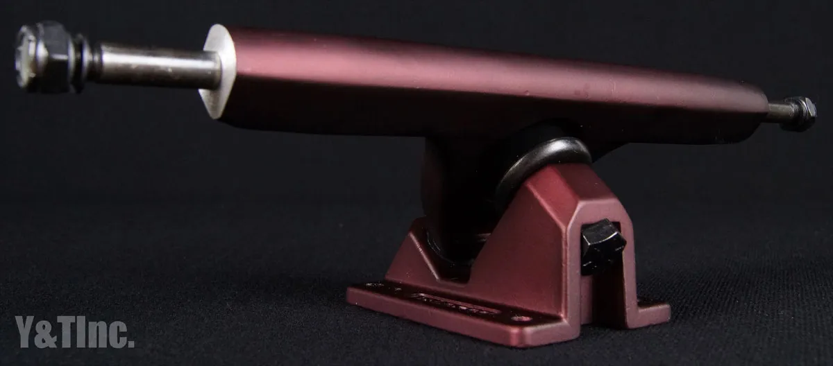 キャリバー2 テンフィフティー ミッドナイト サテン レッドの画像2 画像:キャリバー2 テンフィフティー ミッドナイト サテン レッド_2