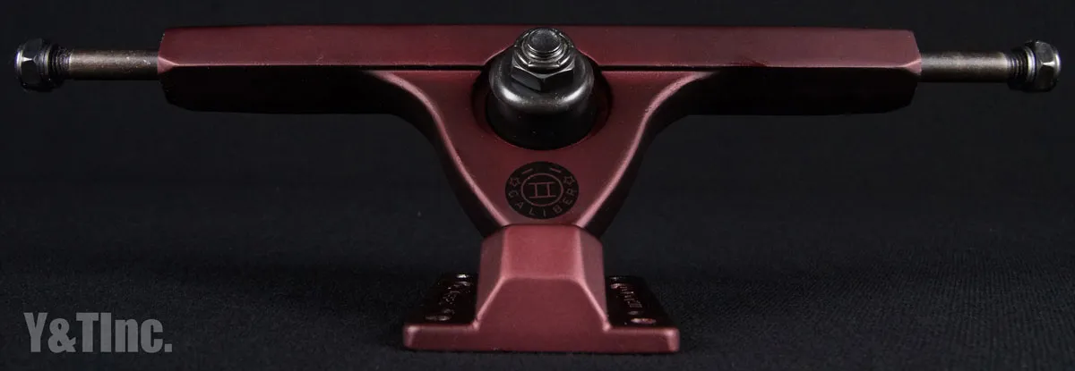 キャリバー2 テンフィフティー ミッドナイト サテン レッドの画像3 画像:キャリバー2 テンフィフティー ミッドナイト サテン レッド_3