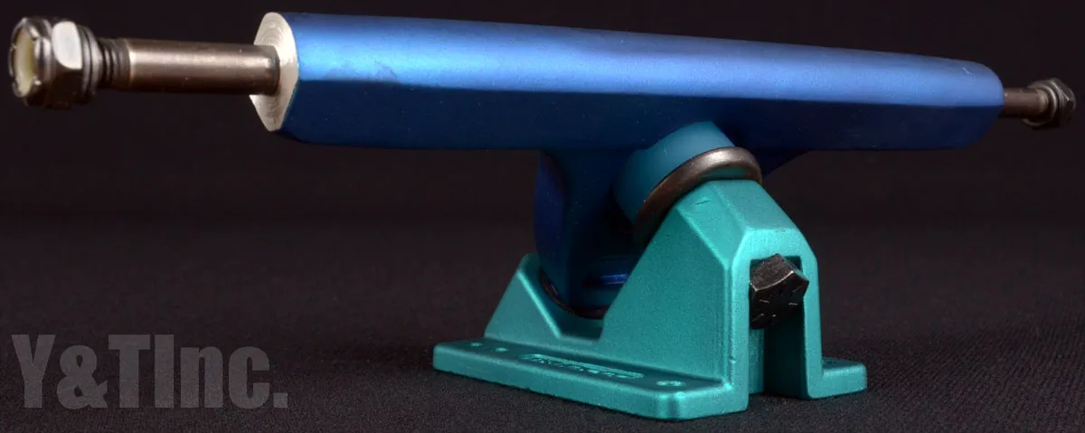 キャリバー2 テンフィフティー ツートーンブルーの画像3 画像:キャリバー2 テンフィフティー ツートーンブルー_3