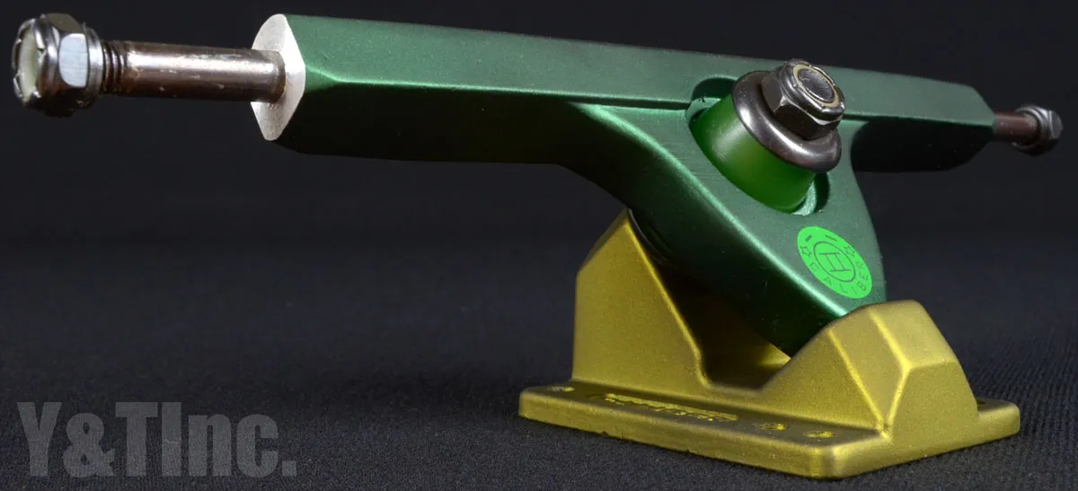 キャリバー2 テンフィフティー ツートーングリーンの画像2 画像:キャリバー2 テンフィフティー ツートーングリーン_2