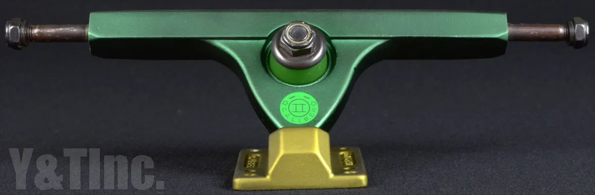 キャリバー2 テンフィフティー ツートーングリーンの画像1 画像:キャリバー2 テンフィフティー ツートーングリーン_1