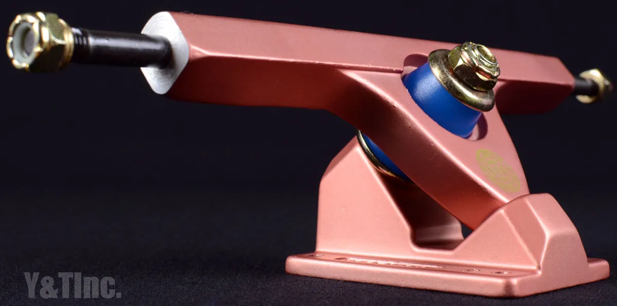 キャリバー2 テンフィフティー サテンコーラルの画像1 画像:キャリバー2 テンフィフティー サテンコーラル_1