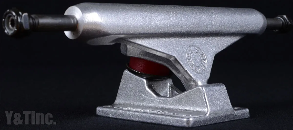 キャリバー スタンダード 8.5 ホロウ シルバーの画像1 画像:キャリバー スタンダード 8.5 ホロウ シルバー_1