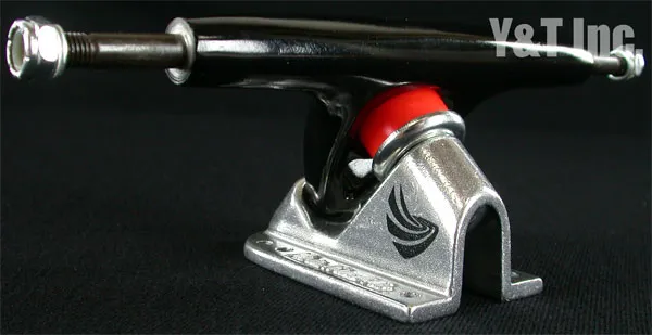 パリス V2 150ブラックシルバーの画像3 画像:パリス V2 150ブラックシルバー_3