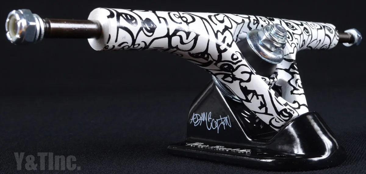 画像:パリス 180アダムコルトン_2