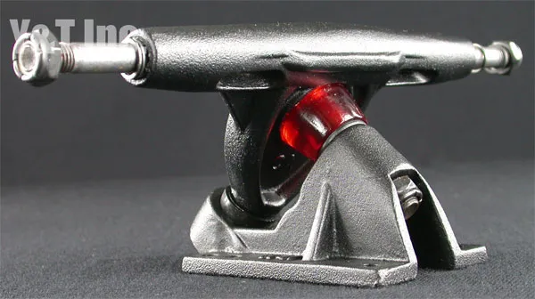 ランダル R2-150 ブラック クリアーレッドブッシュ 強化キングピンの画像3 画像:ランダル R2-150 ブラック クリアーレッドブッシュ 強化キングピン_3