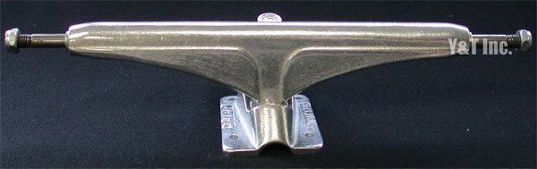 TRACKER 219 SILVER 1