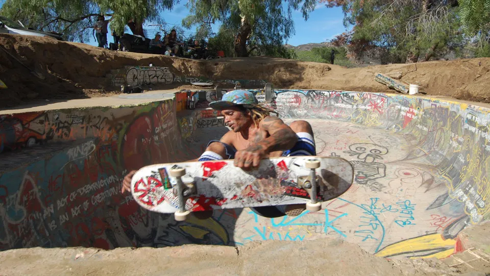 スケーターソックス 22 チューブソックス 白 スタイル3 ブラックブルーの画像4 画像:スケーターソックス 22 チューブソックス 白 スタイル3 ブラックブルー_4