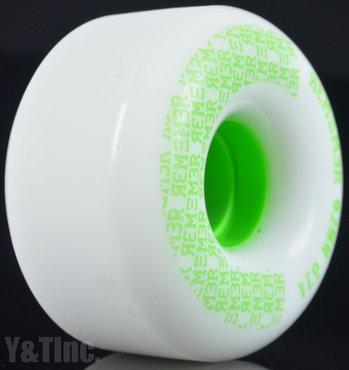 REMEMBER PeeWee 62mm 82a White Grn_2